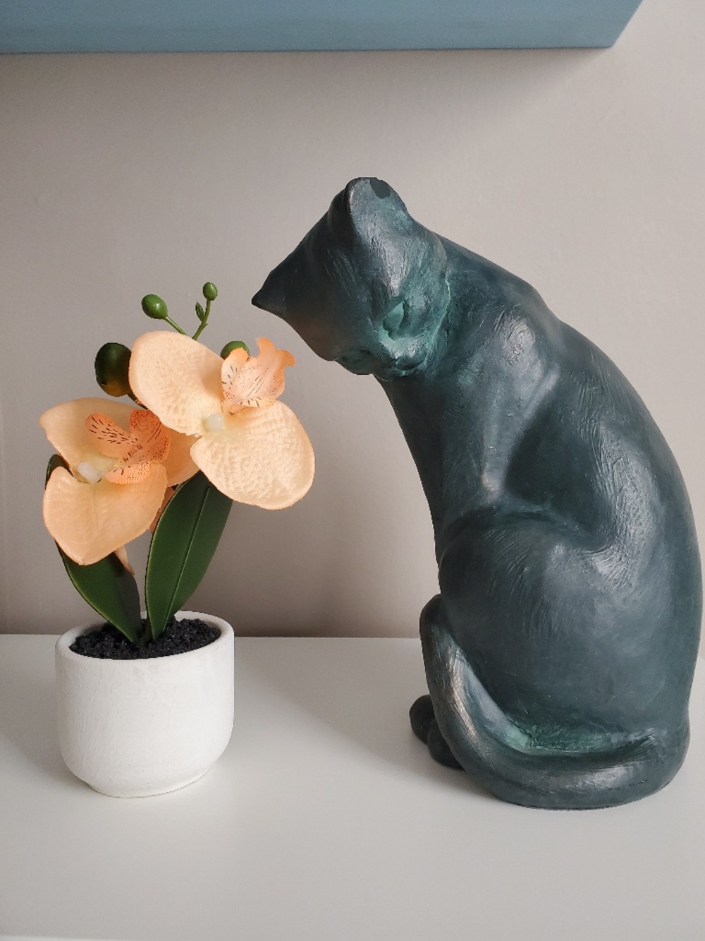 Vintage Austin Sculpture feline study/art deco cat, fair condition